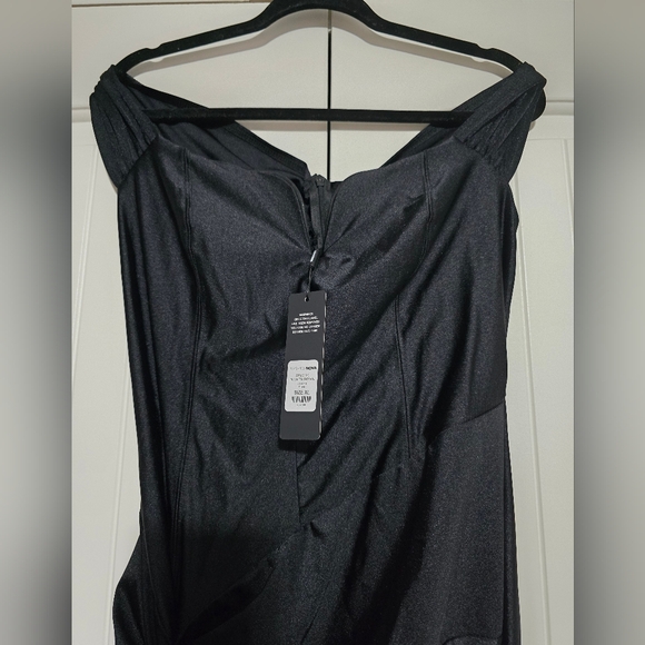 Dress - Picture 3 of 3